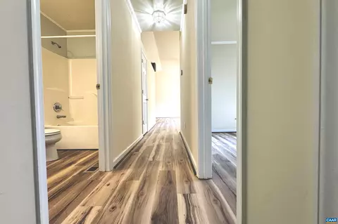 Entry Way - 10 Loblolly Rd, Palmyra, VA 22963 photo 2 of 2