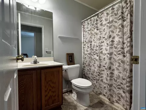 Bath - 10 Loblolly Rd, Palmyra, VA 22963 photo 1 of 2