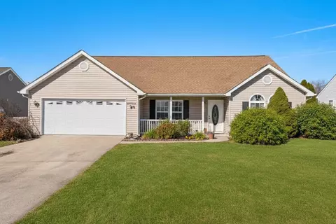 92 Wyer St, Weyers Cave, VA 24486