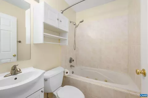 Bath - 960 Devon Spring Ct, Charlottesville, VA 22903 photo 1 of 2