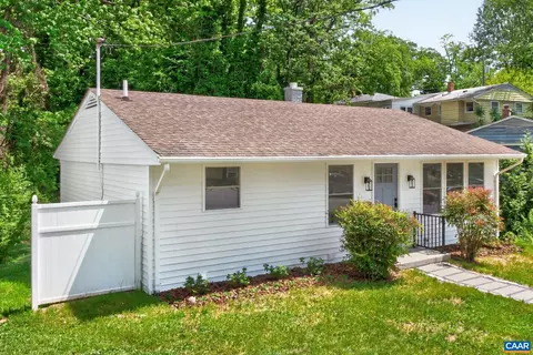 102 N Baker St, Charlottesville, VA 22903