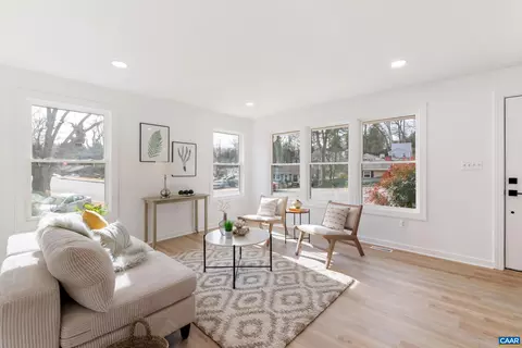 102 N Baker St, Charlottesville, VA 22903