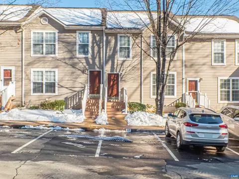 117 Hartford Ct, Charlottesville, VA 22902
