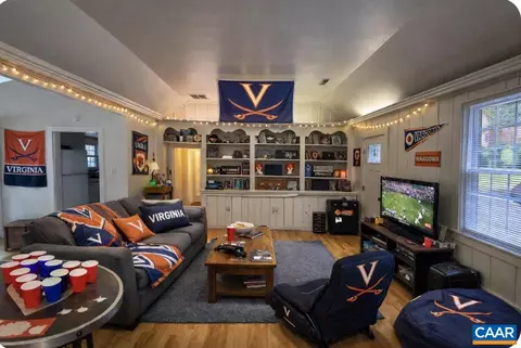 140 Valley Rd, Charlottesville, VA 22903