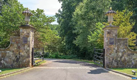 2621 Coopers Ln, Charlottesville, VA 22902