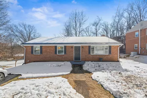 1124 Skymont Rd, Staunton, VA 24401