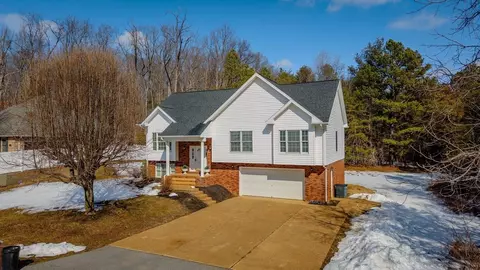 104 S Persimmon St S, Elkton, VA 22827