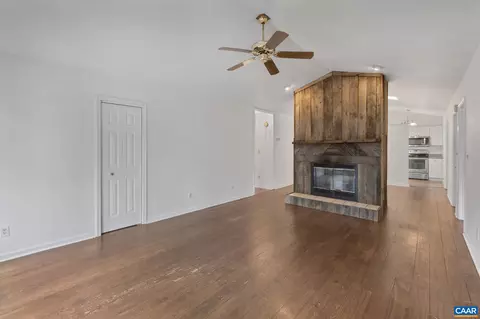 Living - 6 Pinehurst Rd, Palmyra, VA 22963 photo 2 of 3