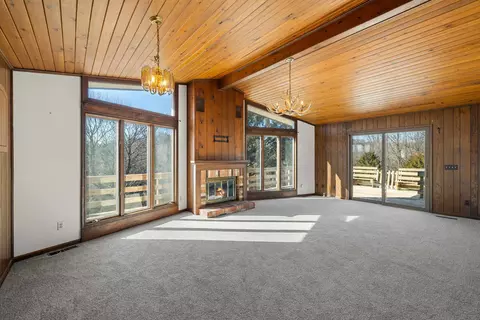 Living - 355 Fairburn Rd, Mount Solon, VA 22843 photo 3 of 5