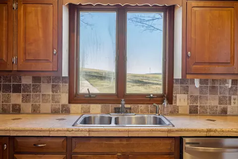 Kitchen - 355 Fairburn Rd, Mount Solon, VA 22843 photo 4 of 11
