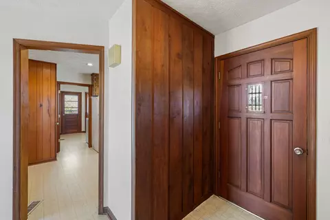 Entry Way - 355 Fairburn Rd, Mount Solon, VA 22843 photo 2 of 3