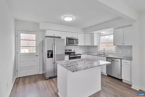 115 Deerwood Dr, Charlottesville, VA 22911