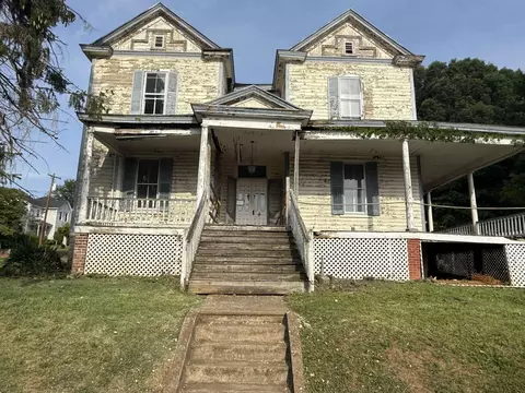 2374 Maple Ave, Buena Vista, VA 24416