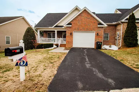 386 Hickory Grove Cir, Harrisonburg, VA 22801