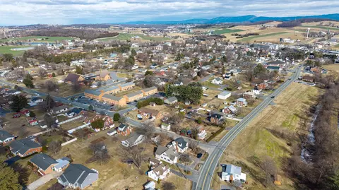 View/Area - 620 Mason St, Dayton, VA 22821 photo 11 of 17