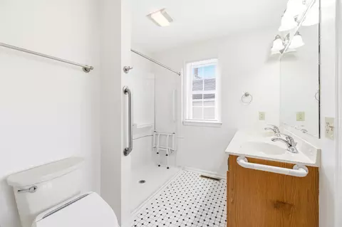 Bath - 620 Mason St, Dayton, VA 22821 photo 1 of 6