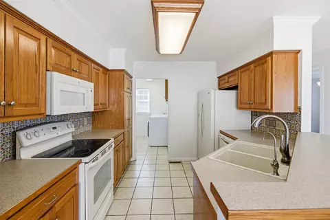Kitchen - 620 Mason St, Dayton, VA 22821 photo 1 of 5