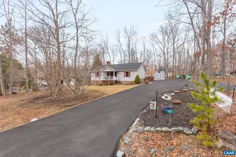 Exterior - 33 Colonial Rd, Palmyra, VA 22963 photo 1 of 13