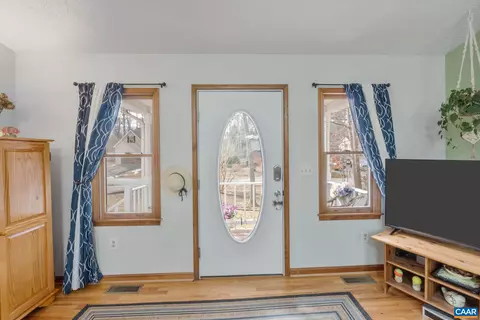 Entry Way - 33 Colonial Rd, Palmyra, VA 22963 photo 1 of 2