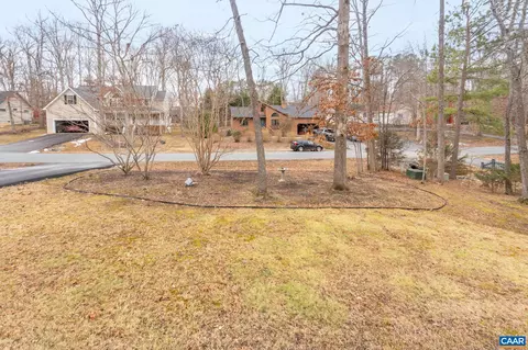 Exterior - 33 Colonial Rd, Palmyra, VA 22963 photo 10 of 13
