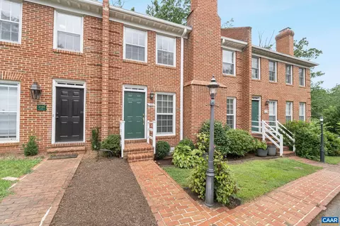 2752 Hydraulic Rd, Charlottesville, VA 22901