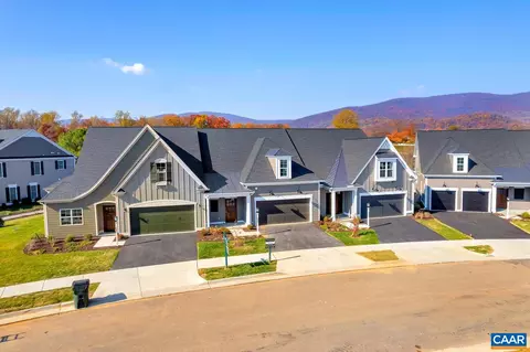 1257 Farrow Dr, Charlottesville, VA 22901