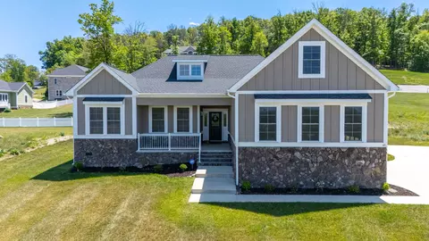 45 Rolling Oaks Dr, Fishersville, VA 22939