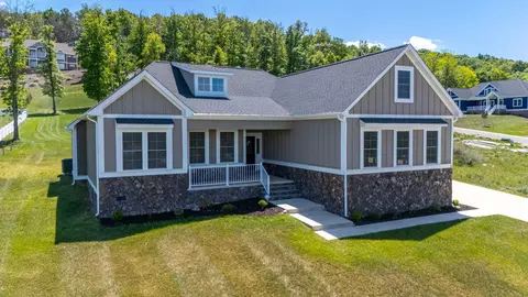 45 Rolling Oaks Dr, Fishersville, VA 22939