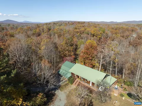 9225 Howardsville Tpke, Schuyler, VA 22969