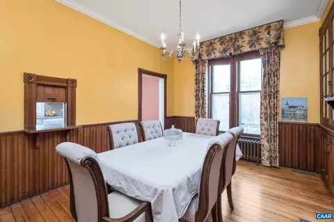 Dining - 428 Maple Ave, Waynesboro, VA 22980 photo 2 of 2