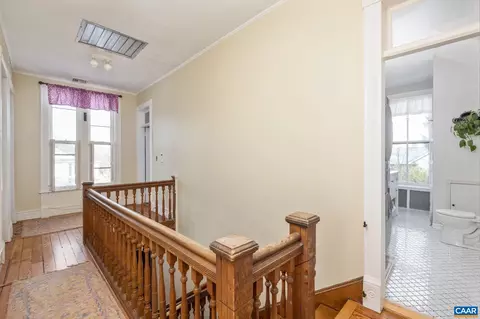 Entry Way - 428 Maple Ave, Waynesboro, VA 22980 photo 6 of 9