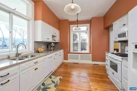 Kitchen - 428 Maple Ave, Waynesboro, VA 22980 photo 1 of 7
