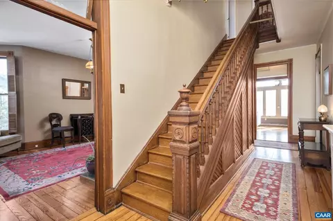 Entry Way - 428 Maple Ave, Waynesboro, VA 22980 photo 2 of 9
