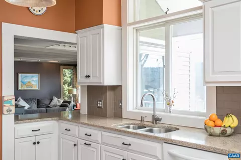 Kitchen - 428 Maple Ave, Waynesboro, VA 22980 photo 4 of 7