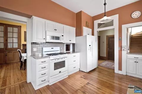 Kitchen - 428 Maple Ave, Waynesboro, VA 22980 photo 5 of 7