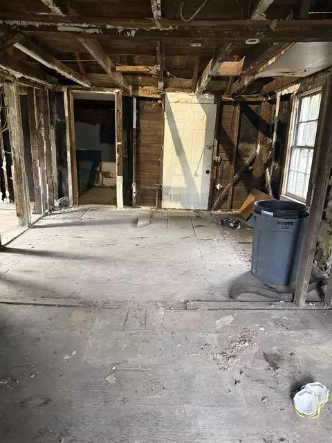 Entry Way - 20 Shadow Ln, Stuarts Draft, VA 24477 photo 1 of 1