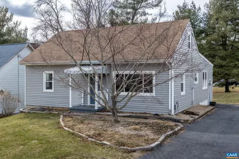 112 Lee St, Staunton, VA 24401