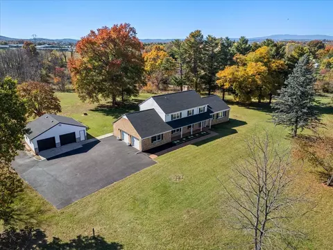 144 Orr Dr, Fishersville, VA 22939