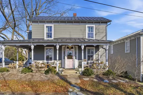 317 N Madison St N, Staunton, VA 24401