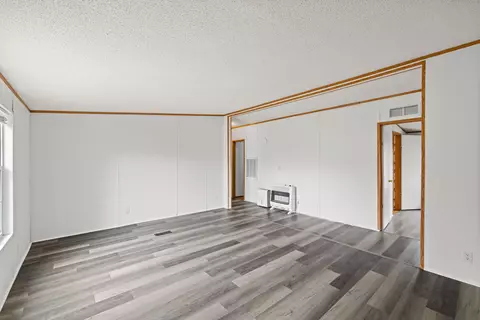Living - 38 Maggie Ln, Mount Solon, VA 22843 photo 2 of 5