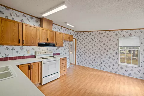 Kitchen - 38 Maggie Ln, Mount Solon, VA 22843 photo 2 of 9