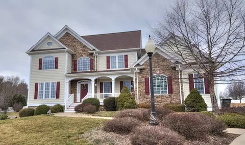 5 Alba Cir, Waynesboro, VA 22980