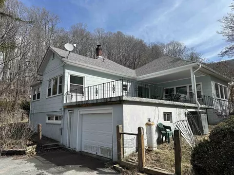 136 Klondike Rd, Warm Springs, VA 24484