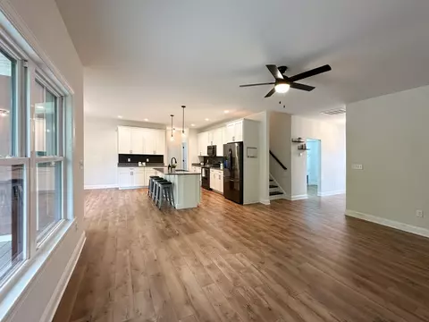 Living - 55 Mcilwee Ln, Staunton, VA 24401 photo 3 of 3