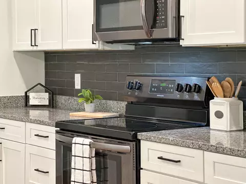Kitchen - 55 Mcilwee Ln, Staunton, VA 24401 photo 5 of 7