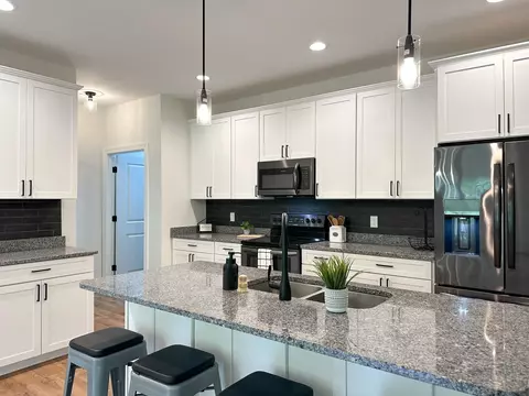 Kitchen - 55 Mcilwee Ln, Staunton, VA 24401 photo 1 of 7