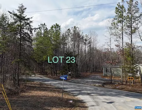 949 Austins Rd, Gladstone, VA 24553