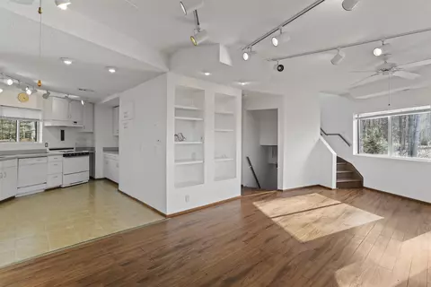 Living - 308 Brush Leaf Ln, Mount Jackson, VA 22842 photo 3 of 7