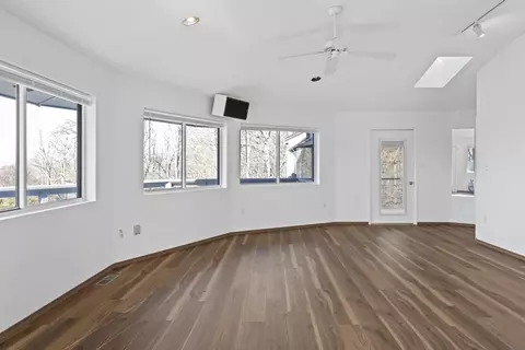 Living - 308 Brush Leaf Ln, Mount Jackson, VA 22842 photo 5 of 7