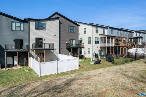 Exterior - 152 Junction Ln, Charlottesville, VA 22902 photo 4 of 7